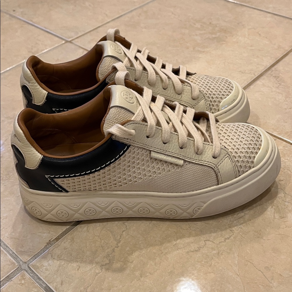 Tory Burch
Women's Ladybug Knit Sneakers size 7